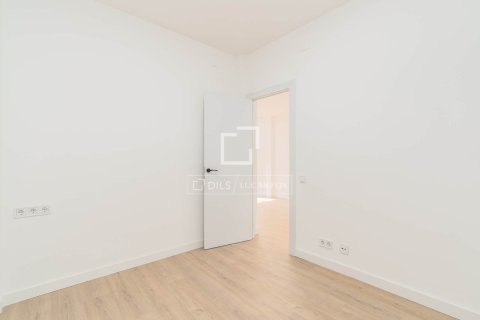 Apartamento de 3 dormitorios en venta en Barcelona, Cataluña, Spain № 6289 - foto 12