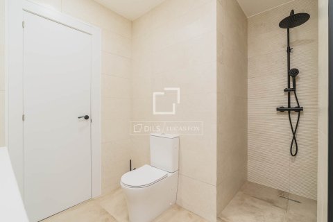 Apartamento de 3 dormitorios en venta en Barcelona, Cataluña, Spain № 6289 - foto 8