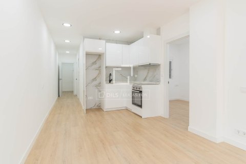 Apartamento de 3 dormitorios en venta en Barcelona, Cataluña, Spain № 6289 - foto 5