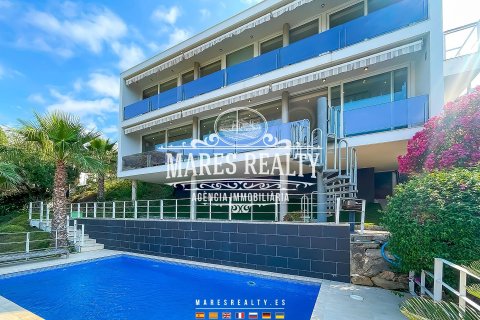 Villa de 4 dormitorios en venta en Lloret de Mar, Gerona, Cataluña, Spain № 1020 - foto 3