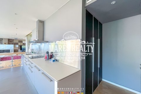 Villa de 4 dormitorios en venta en Lloret de Mar, Gerona, Cataluña, Spain № 1020 - foto 17