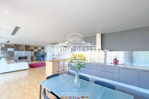 Villa de 4 dormitorios en venta en Lloret de Mar, Gerona, Cataluña, Spain № 1020 - foto 20