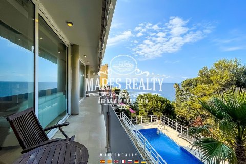 Villa de 4 dormitorios en venta en Lloret de Mar, Gerona, Cataluña, Spain № 1020