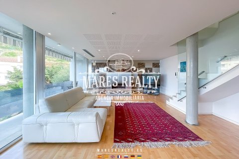 Villa de 4 dormitorios en venta en Lloret de Mar, Gerona, Cataluña, Spain № 1020 - foto 7