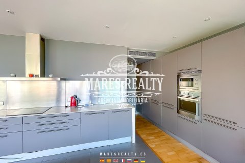 Villa de 4 dormitorios en venta en Lloret de Mar, Gerona, Cataluña, Spain № 1020 - foto 19