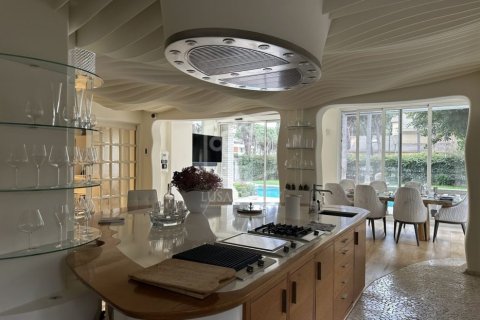Villa de 7 dormitorios en venta en Castelldefels, Barcelona, Cataluña, Spain № 1023 - foto 12