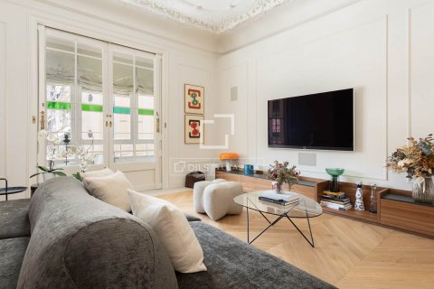 4 bedrooms apartment for sale in Barcelona, Catalonia, Spain № 8859 - photo 27