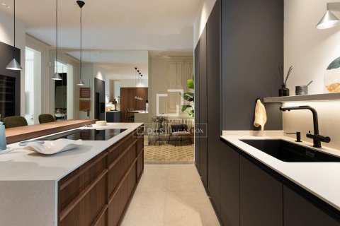 4 bedrooms apartment for sale in Barcelona, Catalonia, Spain № 8859 - photo 12