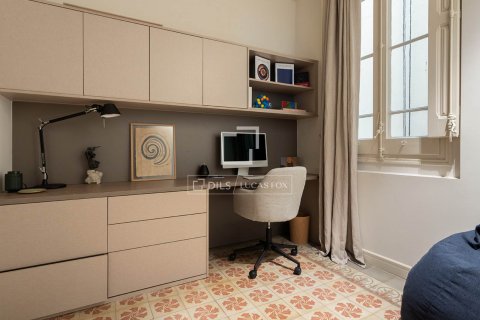 4 bedrooms apartment for sale in Barcelona, Catalonia, Spain № 8859 - photo 6