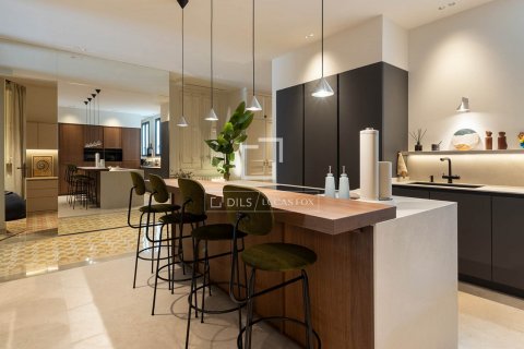 4 bedrooms apartment for sale in Barcelona, Catalonia, Spain № 8859 - photo 8