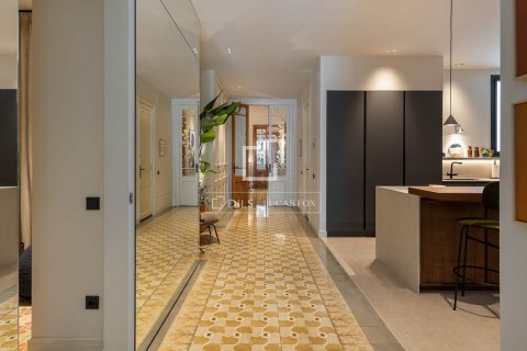 4 bedrooms apartment for sale in Barcelona, Catalonia, Spain № 8859 - photo 4