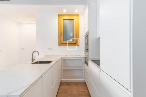 Купить квартиру в Барселона, Испания с 2 спальни, 77м², № 8862 - фото 23