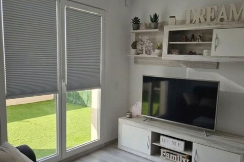 Apartamento de 3 dormitorios en venta en Cataluña, Spain № 6782 - foto 19