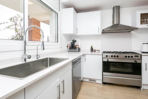 Villa de 5 dormitorios en venta en Castelldefels, Barcelona, Cataluña, Spain № 3820 - foto 17
