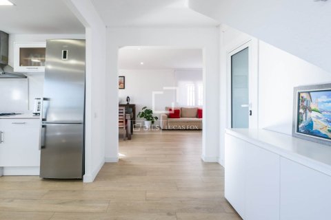 Villa de 5 dormitorios en venta en Castelldefels, Barcelona, Cataluña, Spain № 3820 - foto 18