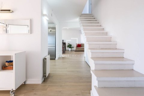 Villa de 5 dormitorios en venta en Castelldefels, Barcelona, Cataluña, Spain № 3820 - foto 11