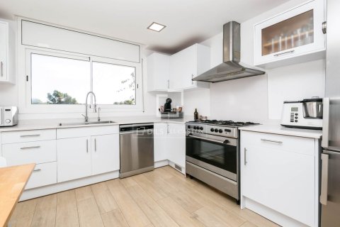 Villa de 5 dormitorios en venta en Castelldefels, Barcelona, Cataluña, Spain № 3820 - foto 14