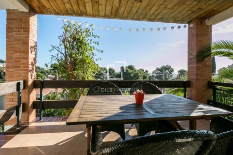 Villa de 5 dormitorios en venta en Castelldefels, Barcelona, Cataluña, Spain № 3820 - foto 3