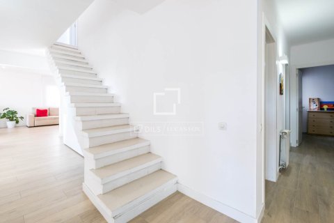 Villa de 5 dormitorios en venta en Castelldefels, Barcelona, Cataluña, Spain № 3820 - foto 23