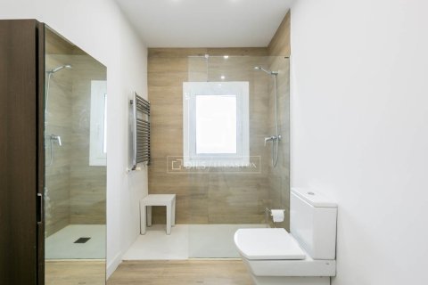 Villa de 5 dormitorios en venta en Castelldefels, Barcelona, Cataluña, Spain № 3820 - foto 30