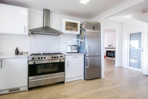 Villa de 5 dormitorios en venta en Castelldefels, Barcelona, Cataluña, Spain № 3820 - foto 16
