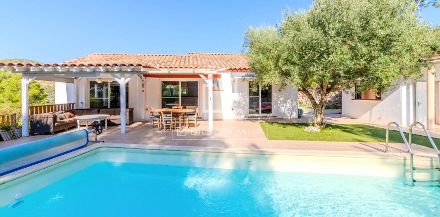 Villa de 4 dormitorios en venta en Sitges, Barcelona, Cataluña, Spain № 3816