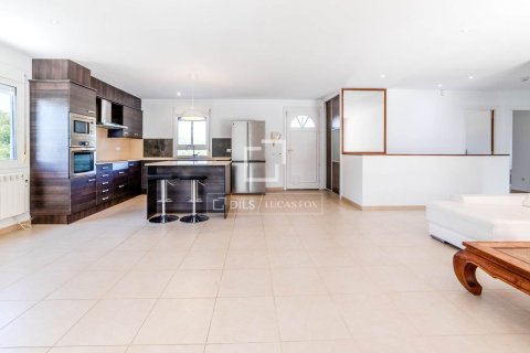 Villa de 4 dormitorios en venta en Sitges, Barcelona, Cataluña, Spain № 3816 - foto 9