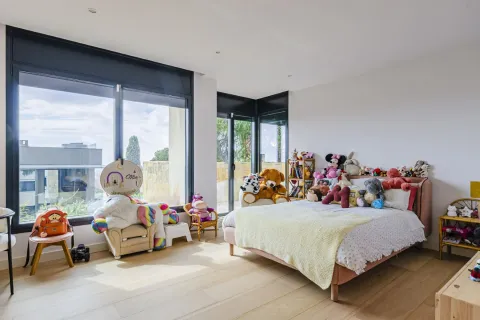 Сasa de 5 dormitorios en venta en Barcelona, Cataluña, Spain № 1605 - foto 18