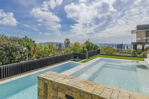 Сasa de 5 dormitorios en venta en Barcelona, Cataluña, Spain № 1605 - foto 26