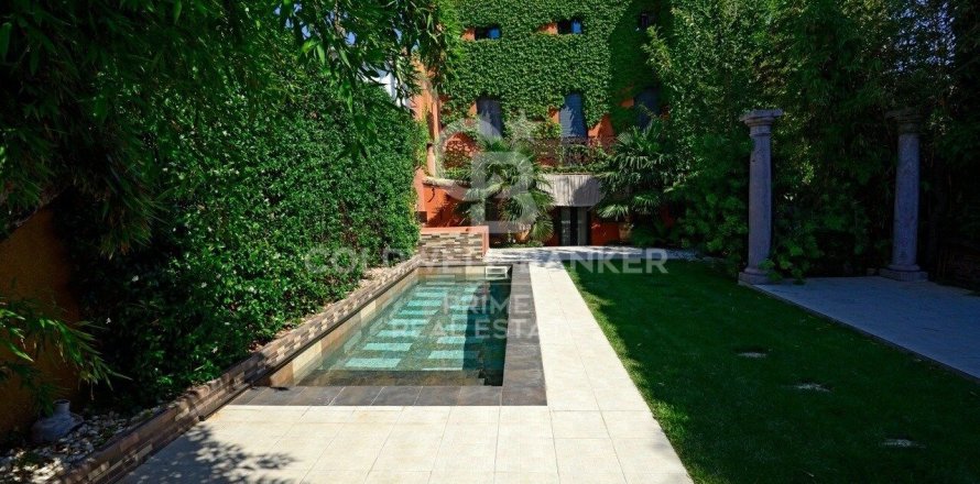 Casa adosada de 3 dormitorios en venta en Palafrugell, Gerona, Cataluña, Spain № 6059