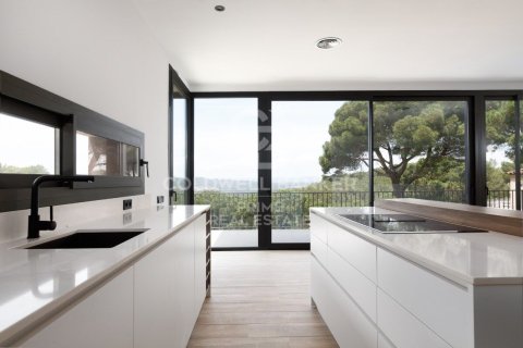 Сasa de 4 dormitorios en venta en Begur, Gerona, Cataluña, Spain № 6062 - foto 2