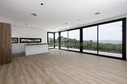 Сasa de 4 dormitorios en venta en Begur, Gerona, Cataluña, Spain № 6062 - foto 1
