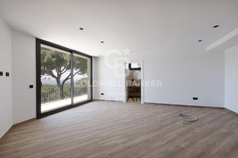 Сasa de 4 dormitorios en venta en Begur, Gerona, Cataluña, Spain № 6062 - foto 4