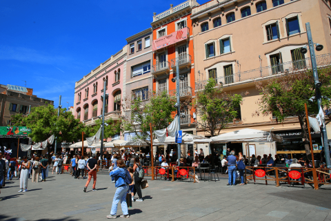 Propiedad comercial de 1774 m² en venta en Barcelona, Cataluña, Spain № 1620