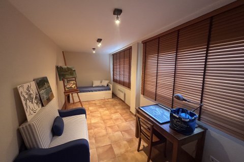 Сasa de 5 dormitorios en venta en Llanca, Gerona, Cataluña, Spain № 1625 - foto 19