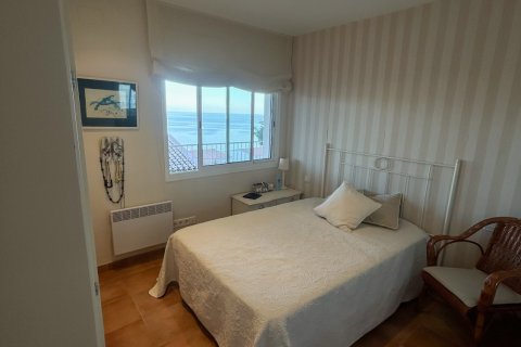 Сasa de 5 dormitorios en venta en Llanca, Gerona, Cataluña, Spain № 1625 - foto 18