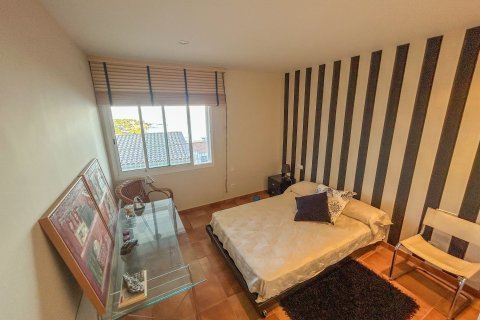 Сasa de 5 dormitorios en venta en Llanca, Gerona, Cataluña, Spain № 1625 - foto 17