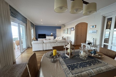 Сasa de 5 dormitorios en venta en Llanca, Gerona, Cataluña, Spain № 1625 - foto 9