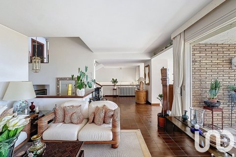 Сasa de 4 dormitorios en venta en Cabrils, Barcelona, Cataluña, Spain № 7555 - foto 14