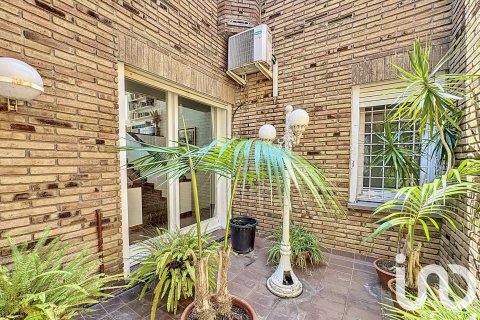 Сasa de 4 dormitorios en venta en Cabrils, Barcelona, Cataluña, Spain № 7555 - foto 19