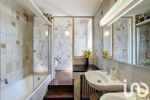Сasa de 4 dormitorios en venta en Cabrils, Barcelona, Cataluña, Spain № 7555 - foto 26