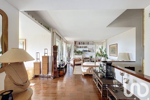 Сasa de 4 dormitorios en venta en Cabrils, Barcelona, Cataluña, Spain № 7555 - foto 10