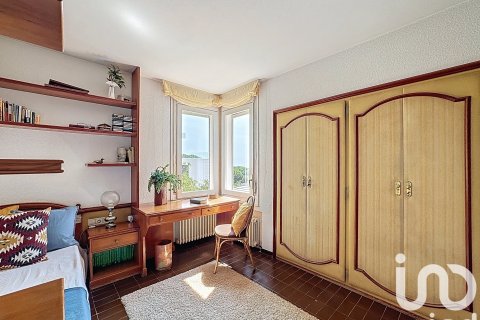 Сasa de 4 dormitorios en venta en Cabrils, Barcelona, Cataluña, Spain № 7555 - foto 28