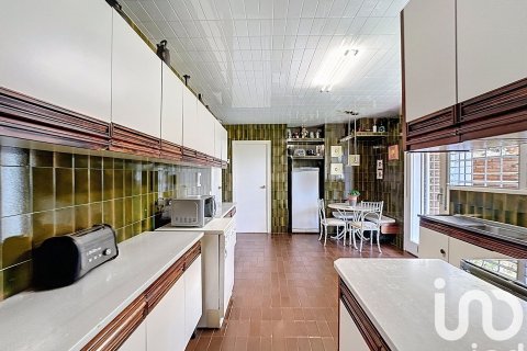 Сasa de 4 dormitorios en venta en Cabrils, Barcelona, Cataluña, Spain № 7555 - foto 22