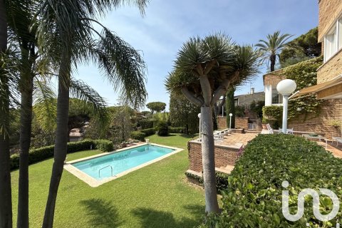 Сasa de 4 dormitorios en venta en Cabrils, Barcelona, Cataluña, Spain № 7555 - foto 4
