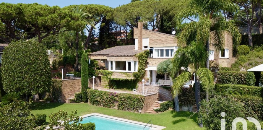 Сasa de 4 dormitorios en venta en Cabrils, Barcelona, Cataluña, Spain № 7555