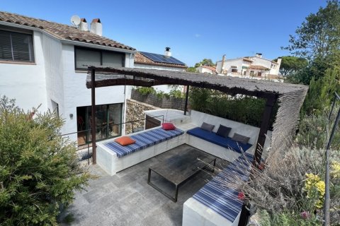 Villa de 4 dormitorios en venta en Begur, Gerona, Cataluña, Spain № 7558
