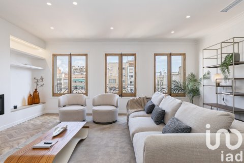 3 bedrooms apartment for sale in Barcelona, Catalonia, Spain № 7554