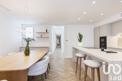 3 bedrooms apartment for sale in Barcelona, Catalonia, Spain № 7554 - photo 14
