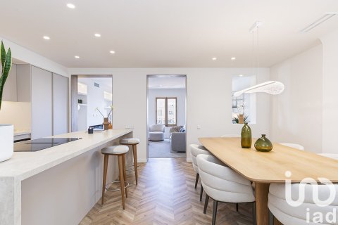3 bedrooms apartment for sale in Barcelona, Catalonia, Spain № 7554 - photo 7